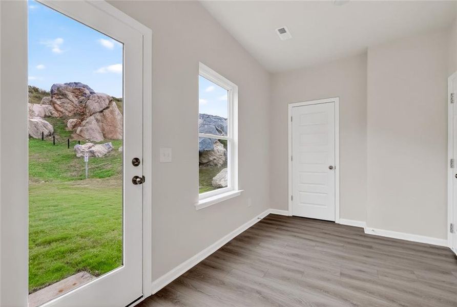 Spacious, unfurnished interior of a new home in Laurel Creek, Calhoun (Image 20).