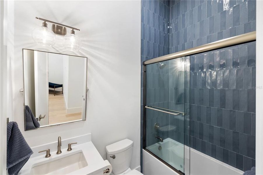 Furnished interior view inside a new home in , Sarasota (Image 43).