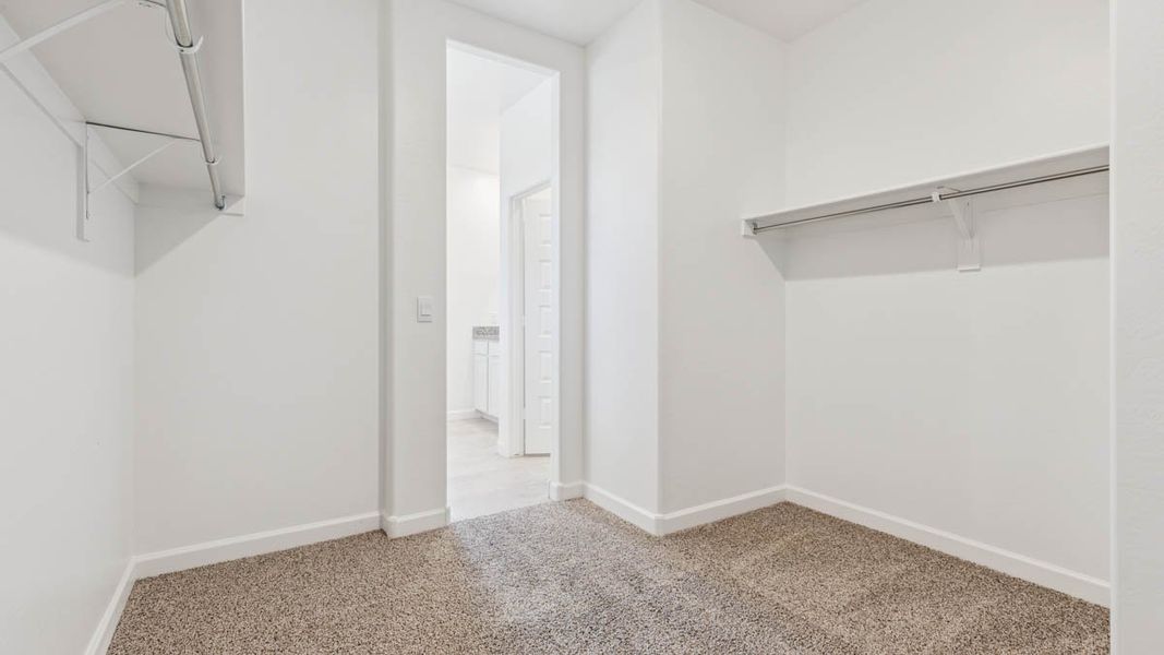 Spacious, unfurnished interior of a new home in Sorrento, Maricopa (Image 24).