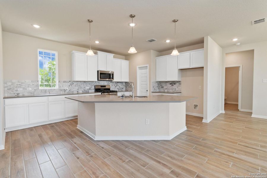 Image 29 of a home in Jordan's Ranch.