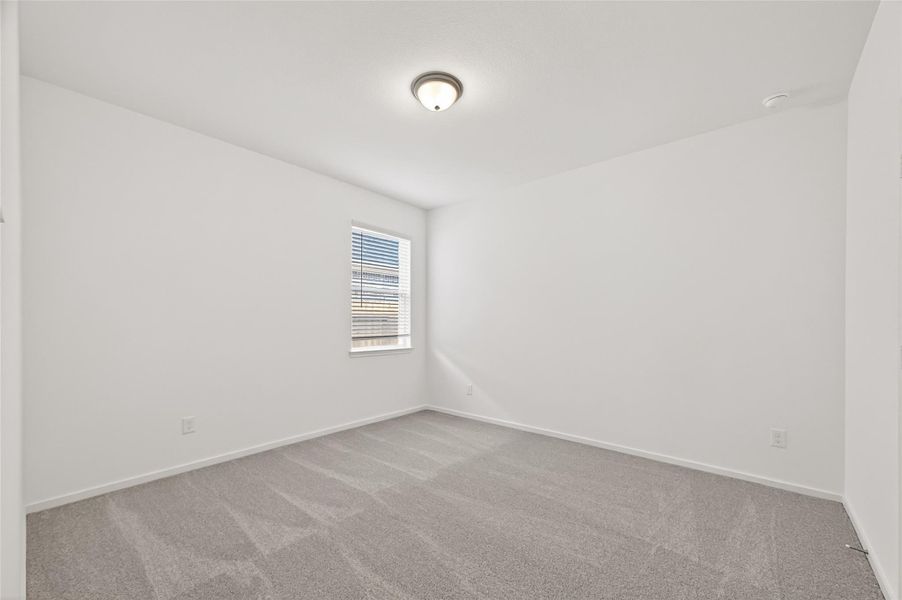 Spacious, unfurnished interior of a new home in , Iowa Colony (Image 34).