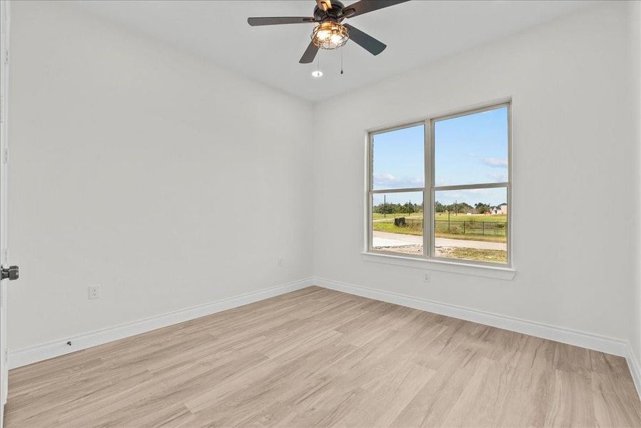 Spacious, unfurnished interior of a new home in , Angleton (Image 24).