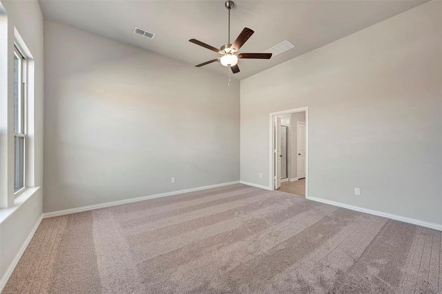 Spacious, unfurnished interior of a new home in Sagebrook, Argyle (Image 28).