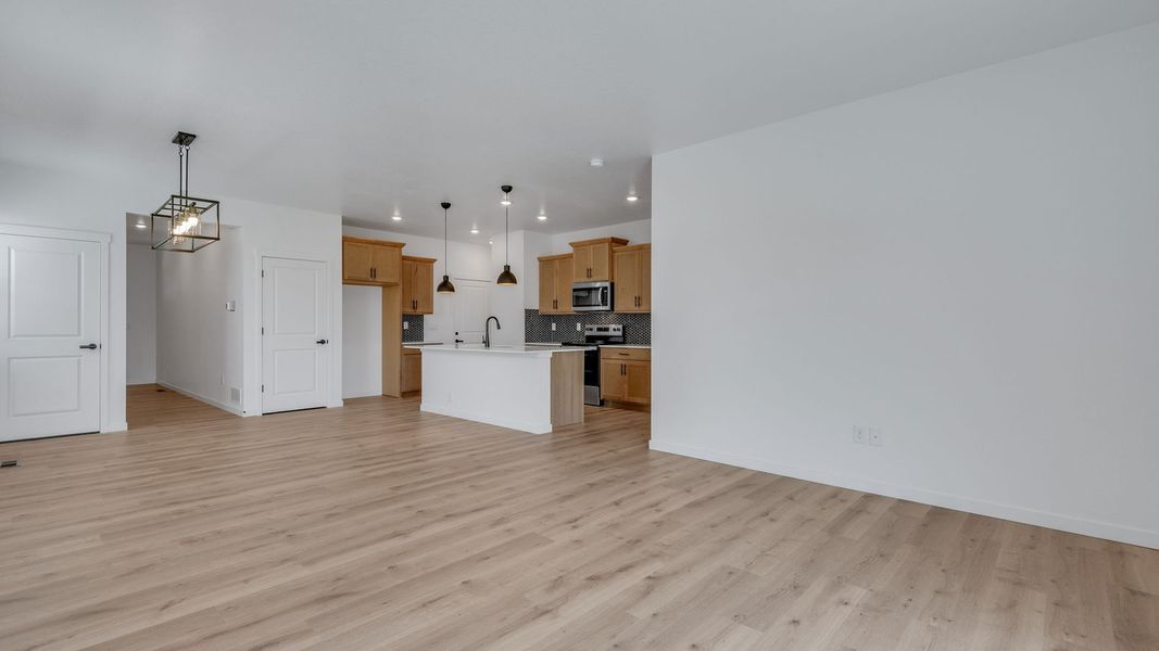 Spacious, unfurnished interior of a new home in Granary, Johnstown (Image 15).