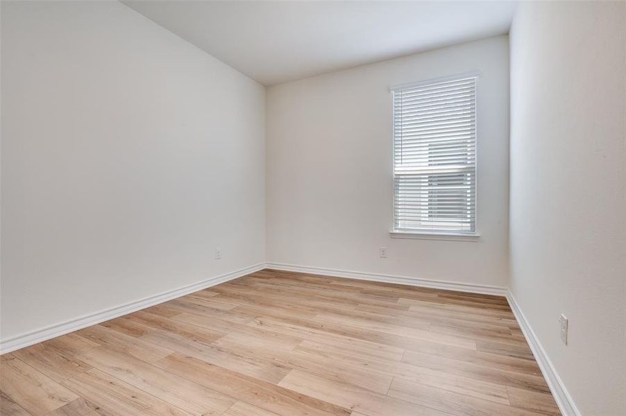 Spacious, unfurnished interior of a new home in Cottonwood Creek, Seagoville (Image 12). Spacious, unfurnished interior of a new home in Cottonwood Creek, Seagoville (Image 12).