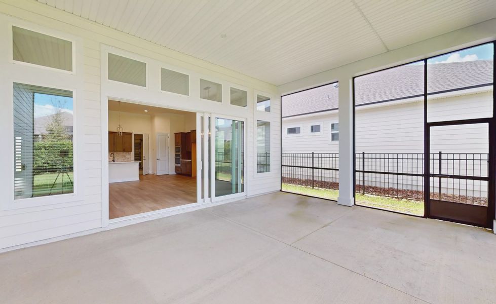 Spacious, unfurnished interior of a new home in Oakmont, Gainesville (Image 12).