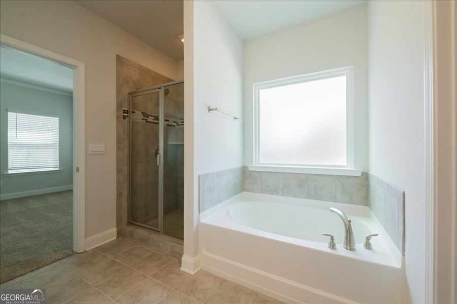 Furnished interior view inside a new home in Oakview Estates, Macon (Image 11).