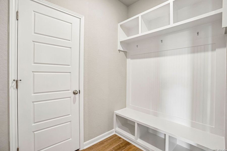 Spacious, unfurnished interior of a new home in Sagebrooke - Premier Series, San Antonio (Image 17).