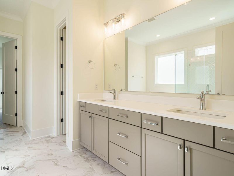 023-1280x960-bathroom