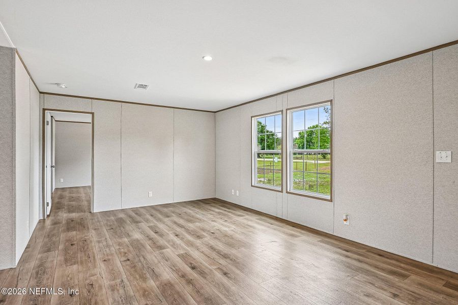 Spacious, unfurnished interior of a new home in , Starke (Image 27).