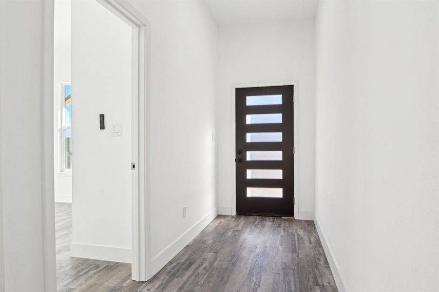 Spacious, unfurnished interior of a new home in , Granbury (Image 20).
