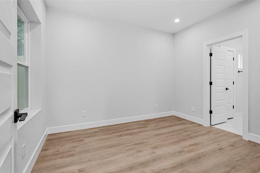Spacious, unfurnished interior of a new home in , Houston (Image 22).