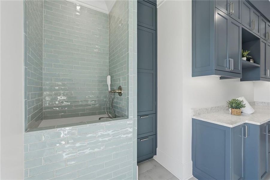 Furnished interior view inside a new home in , Gainesville (Image 64).