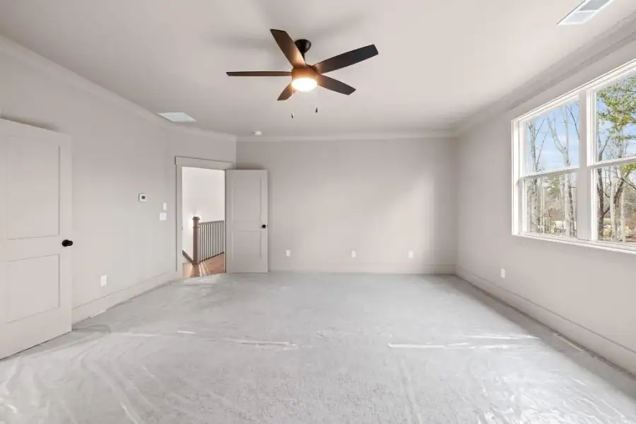 Spacious, unfurnished interior of a new home in Hillshire, Cumming (Image 37).