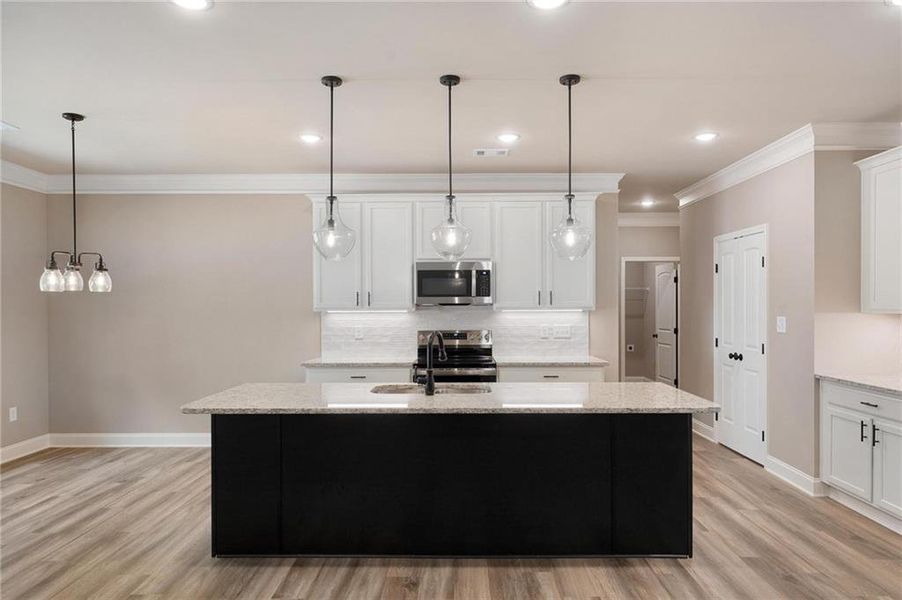 Furnished interior view inside a new home in , Jefferson (Image 6).