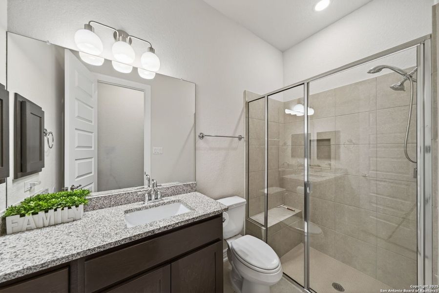 Furnished interior view inside a new home in Cibolo Crossing, Universal City (Image 13).