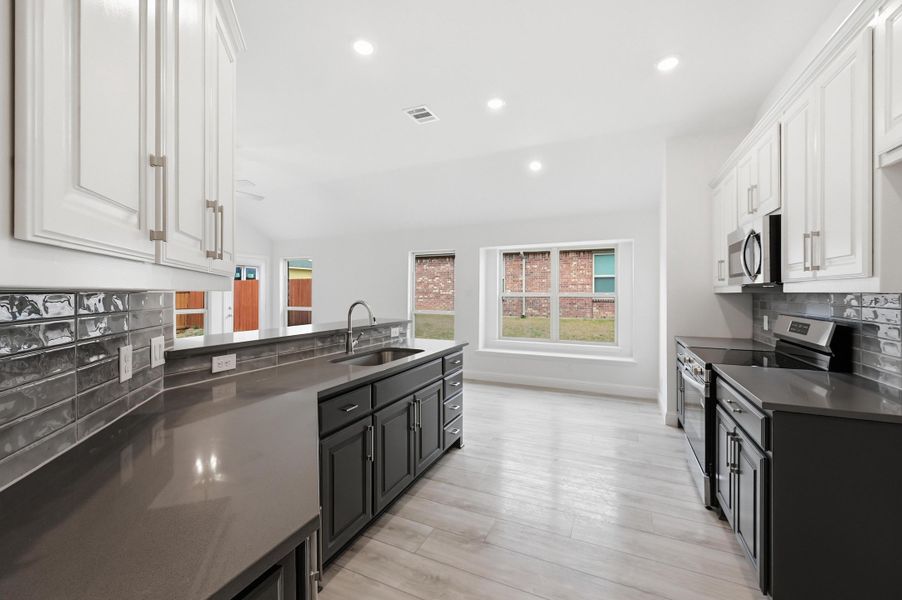 Representative furnished interior of a home built from the Hanover by Cheldan Homes in Craftsmen's Corner, Cleburne (Image 59).