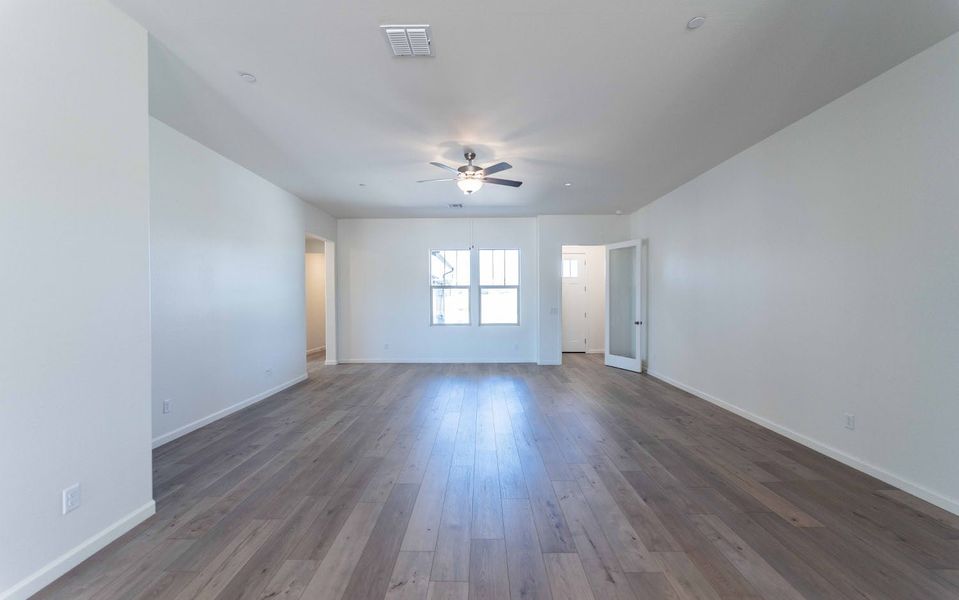 Spacious, unfurnished interior of a new home in Heritage Pointe, Chino Valley (Image 10). Spacious, unfurnished interior of a new home in Heritage Pointe, Chino Valley (Image 10).