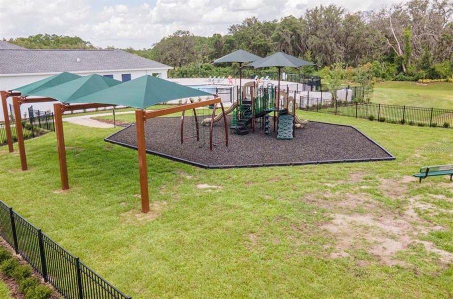 Community amenities in Cascades, Davenport (Image 16). Community amenities in Cascades, Davenport (Image 16).