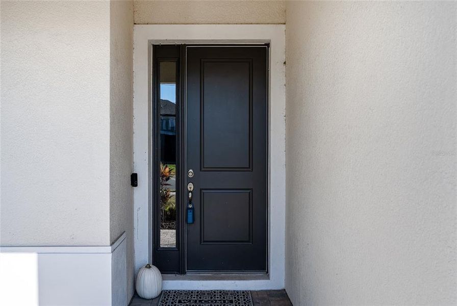 Exterior details and patio area of a home in , Palmetto (Image 3).