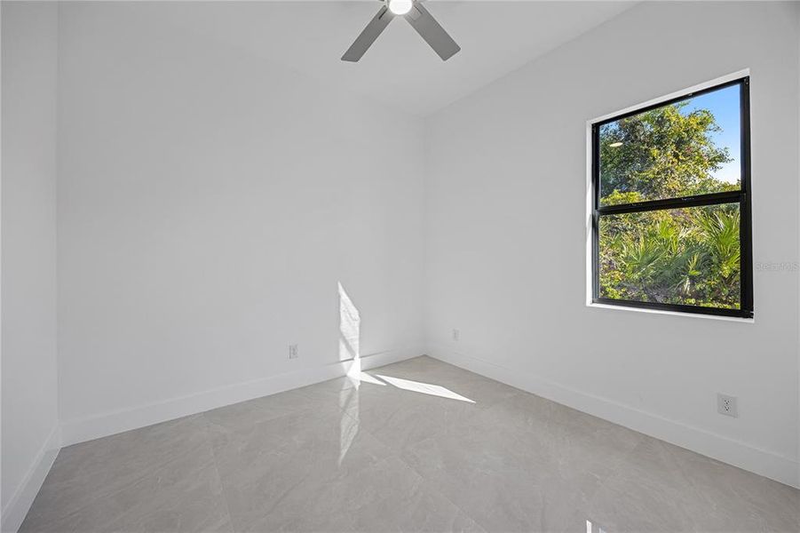 Spacious, unfurnished interior of a new home in , Rotonda West (Image 37).