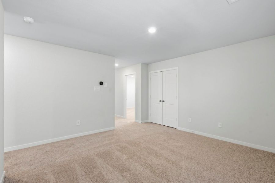 Spacious, unfurnished interior of a new home in Katy Reserve, Katy (Image 20).