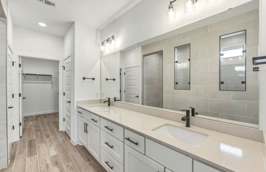 Furnished interior view inside a new home in Sun City Texas, Georgetown (Image 9).