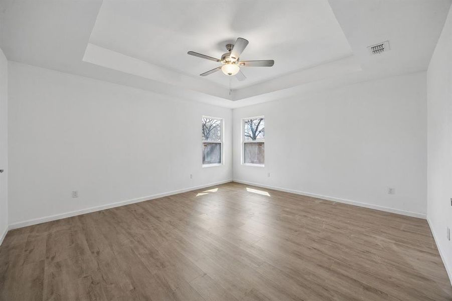 Spacious, unfurnished interior of a new home in , Dallas (Image 22).