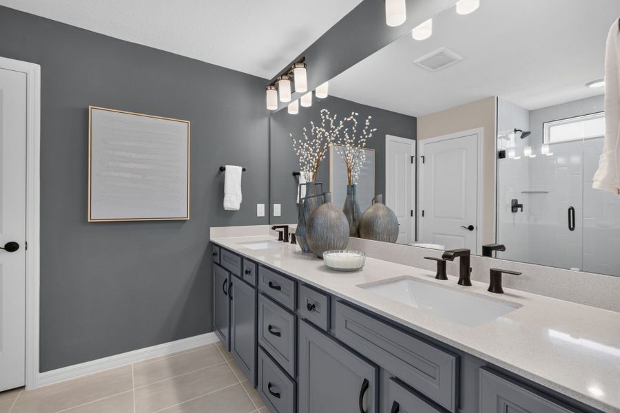 Representative furnished interior of a home built from the Imperial by Pulte Homes in Lakehaven Estates, Clermont (Image 7).