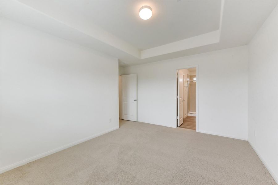 Spacious, unfurnished interior of a new home in King Oaks Village, Baytown (Image 28).