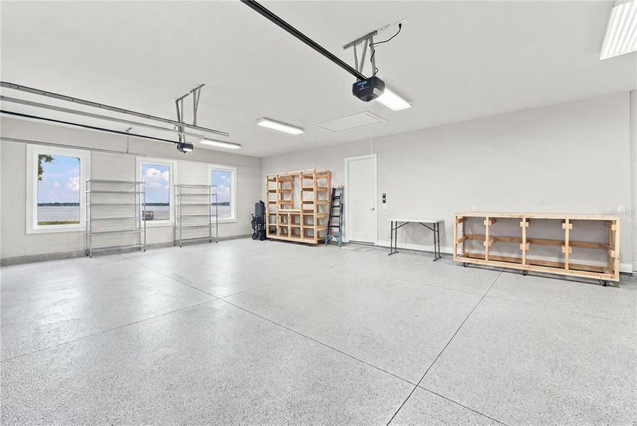 Spacious, unfurnished interior of a new home in , Winter Haven (Image 24).
