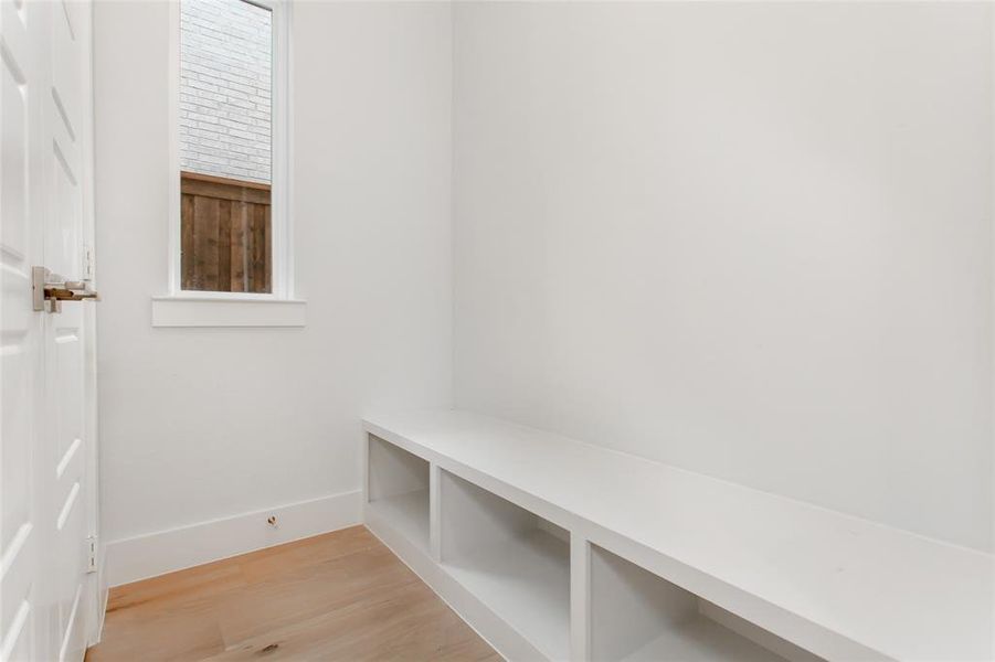 Spacious, unfurnished interior of a new home in , Richardson (Image 23).