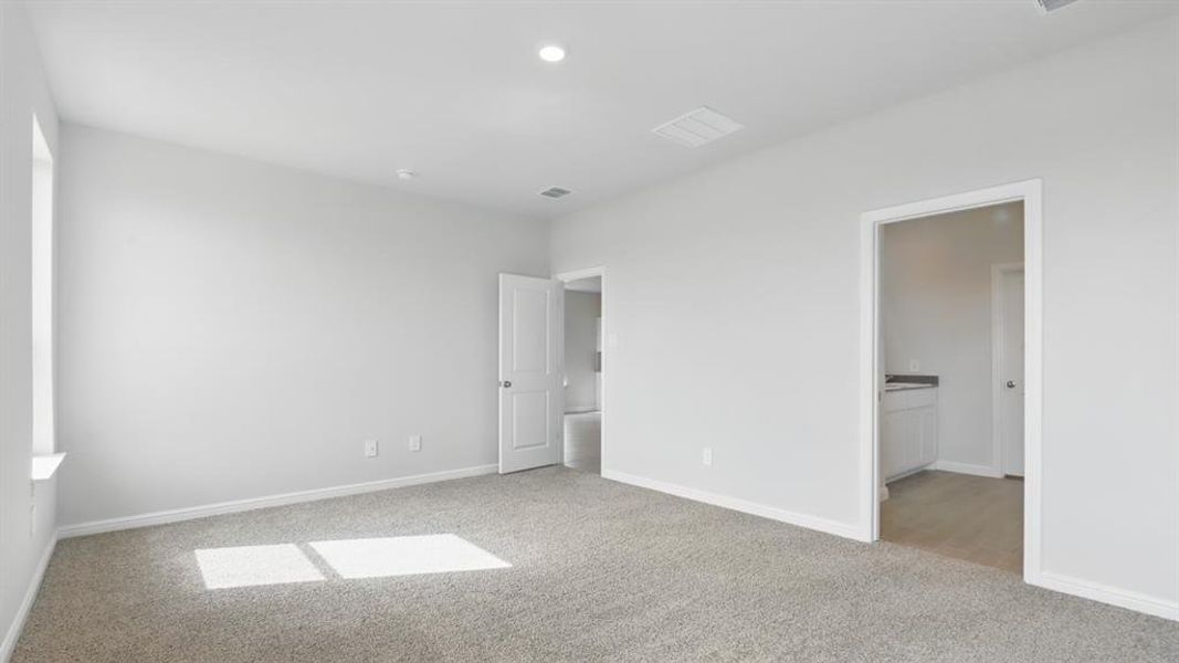Spacious, unfurnished interior of a new home in Vista Point, Grandview (Image 23).