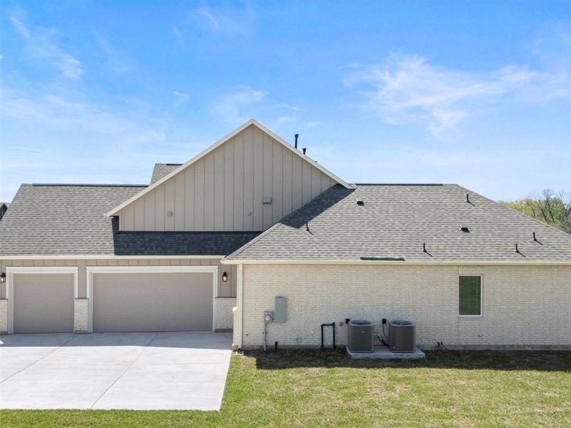 Exterior details and patio area of a home in , Smithville (Image 3).