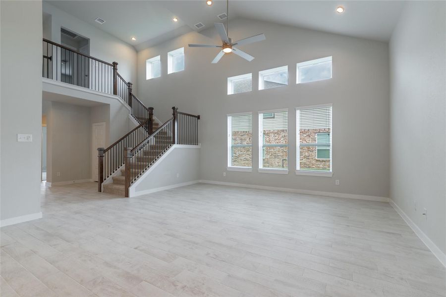 Spacious, unfurnished interior of a new home in Morton Creek Ranch, Katy (Image 34).