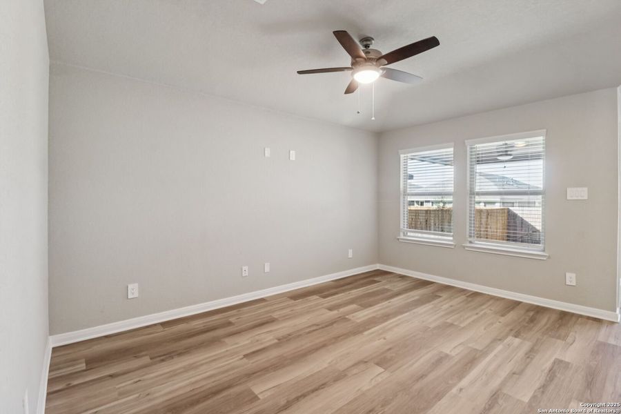 Spacious, unfurnished interior of a new home in Catalina, Converse (Image 29).