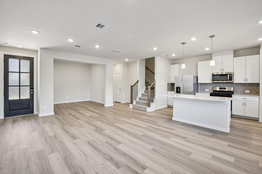 Photo is not of the actual home, but is an inspirational photo of builder’s model home and may depict options, furnishings, and/or decorator features that are not included Photo is not of the actual home, but is an inspirational photo of builder’s model home and may depict options, furnishings, and/or decorator features that are not included