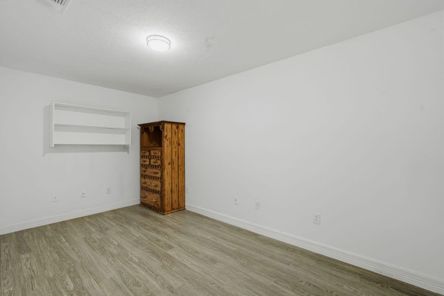 Spacious, unfurnished interior of a new home in , Riverside (Image 13).