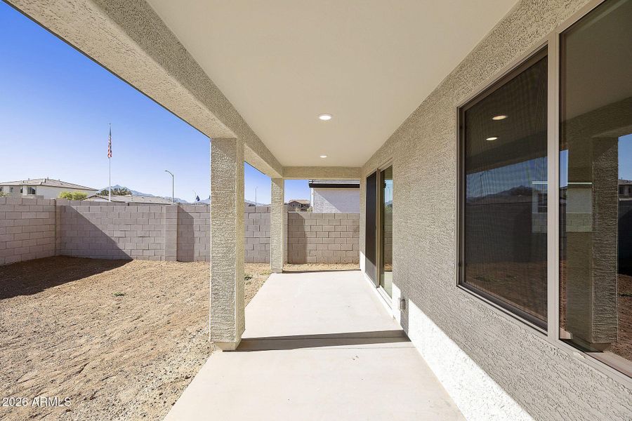 LARGE COVERED PATIO LARGE COVERED PATIO