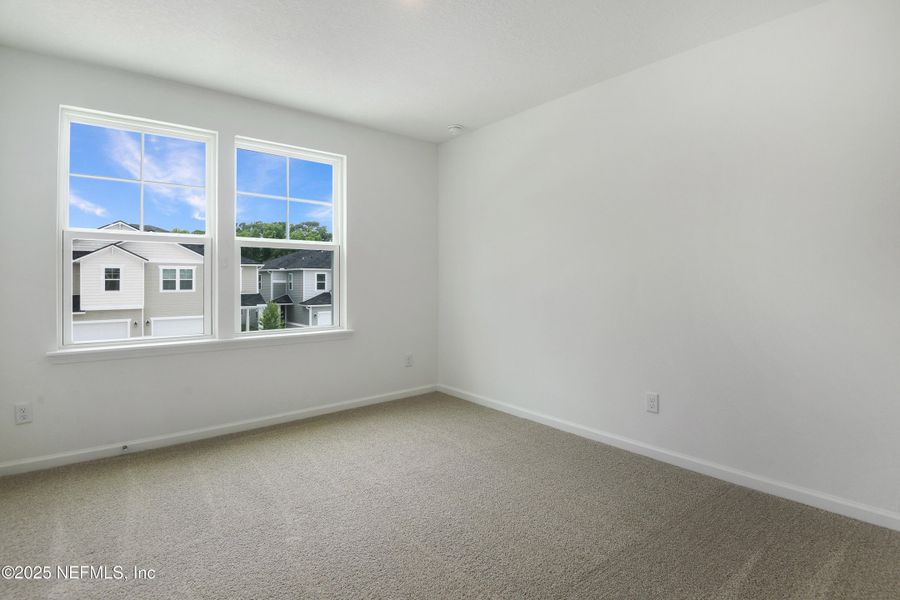 Spacious, unfurnished interior of a new home in Seasons at Park Trace, Jacksonville (Image 13).