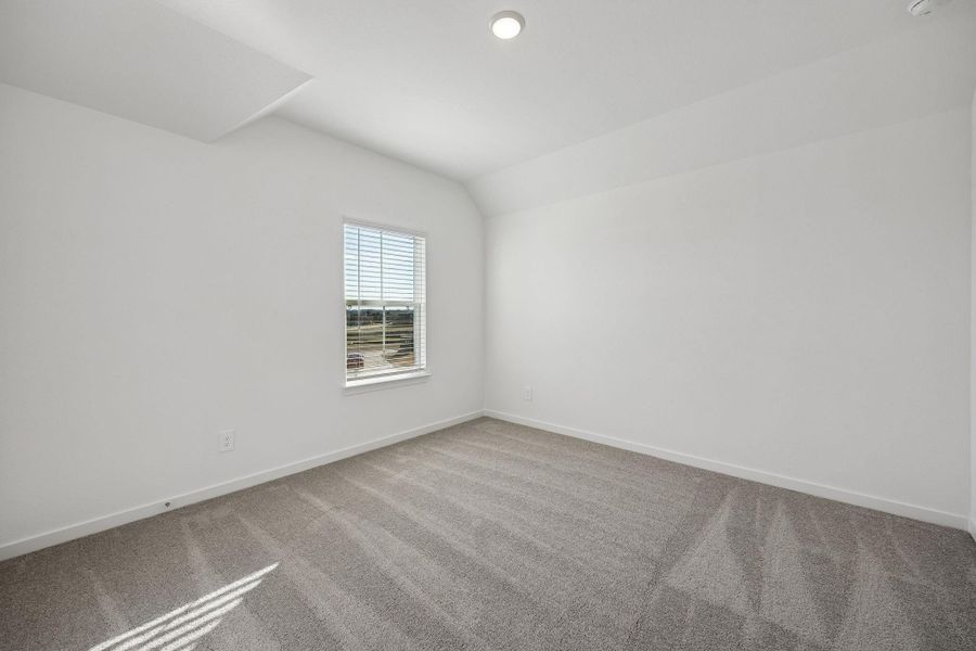 Spacious, unfurnished interior of a new home in Montgomery Bend, Montgomery (Image 28).