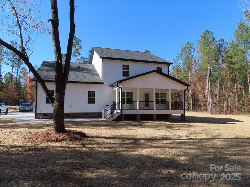 Exterior details and patio area of a home in , Rock Hill (Image 4).