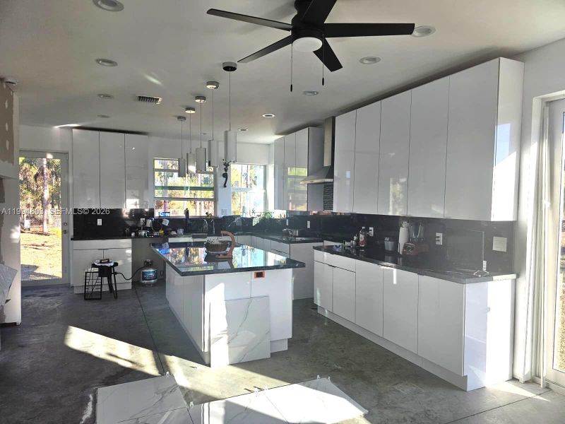 Community amenities in , Clewiston (Image 11).