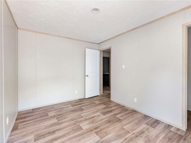 Spacious, unfurnished interior of a new home in , Gainesville (Image 33).