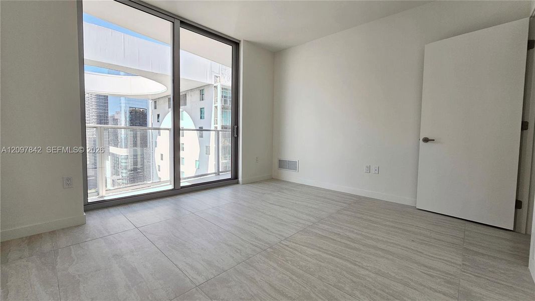 Spacious, unfurnished interior of a new home in , Miami (Image 19).