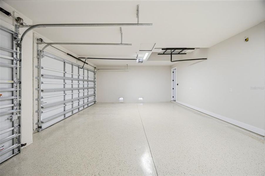 Spacious, unfurnished interior of a new home in , Port Charlotte (Image 29).