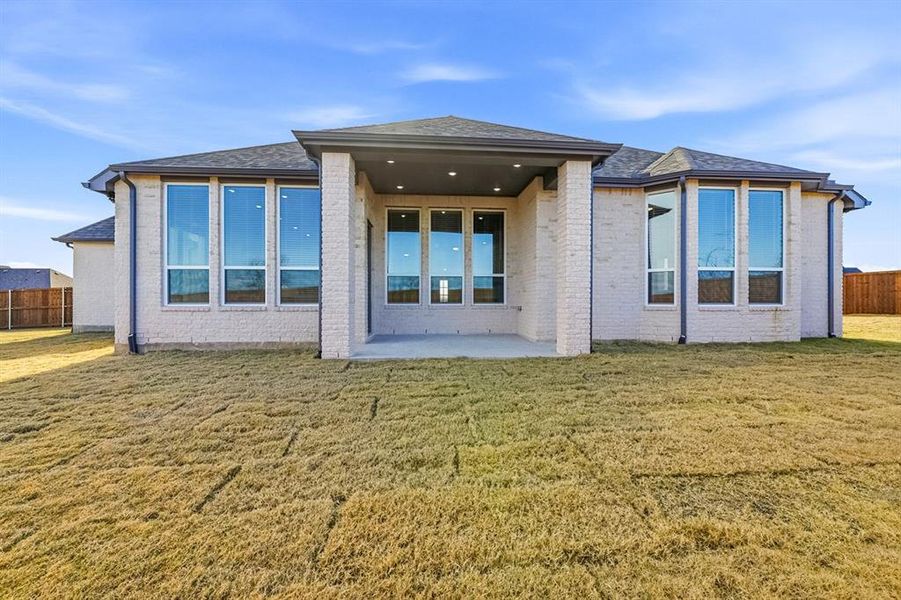 Exterior details and patio area of a home in Canyon Creek Estates, Sherman (Image 3).