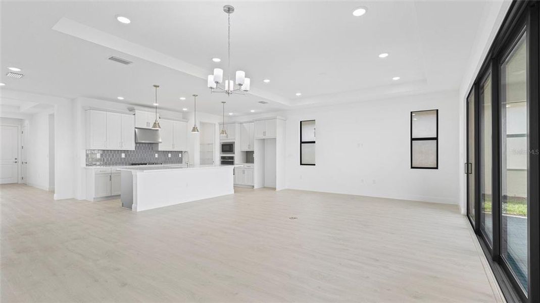 Spacious, unfurnished interior of a new home in Cresswind Lakewood Ranch, Lakewood Ranch (Image 29).