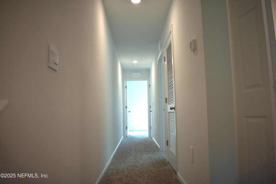 Spacious, unfurnished interior of a new home in Old Kings Trail, Jacksonville (Image 26).