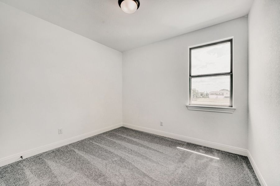 Spacious, unfurnished interior of a new home in The Porch at Du Pre, Buda (Image 17). Spacious, unfurnished interior of a new home in The Porch at Du Pre, Buda (Image 17).